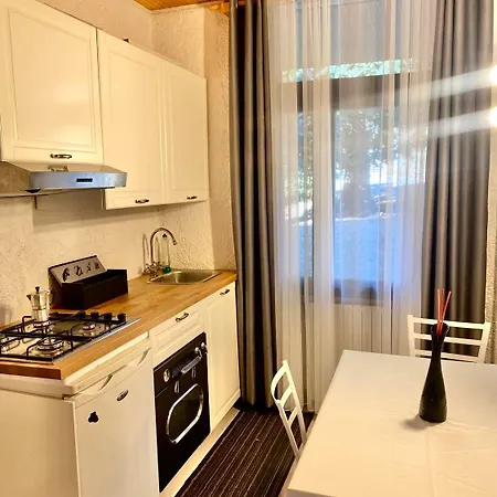 Immerso Nel Verde A Soli 10 Minuti Dal Centro Di Parte Di Una Apartment Trento